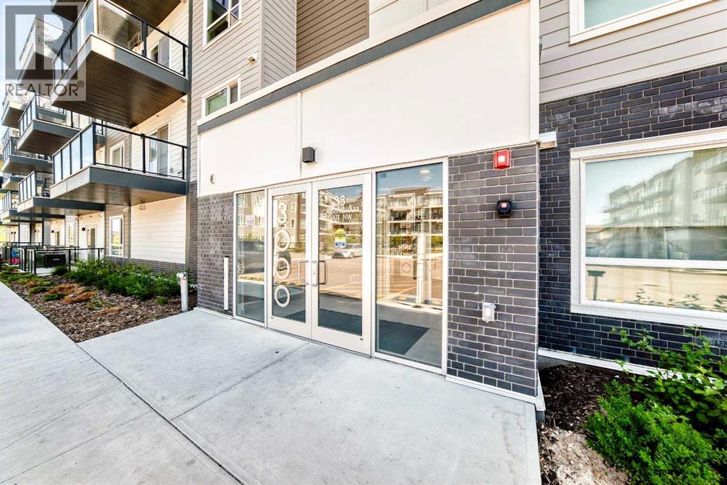 #3211 33 Carringham Gate NW - 4