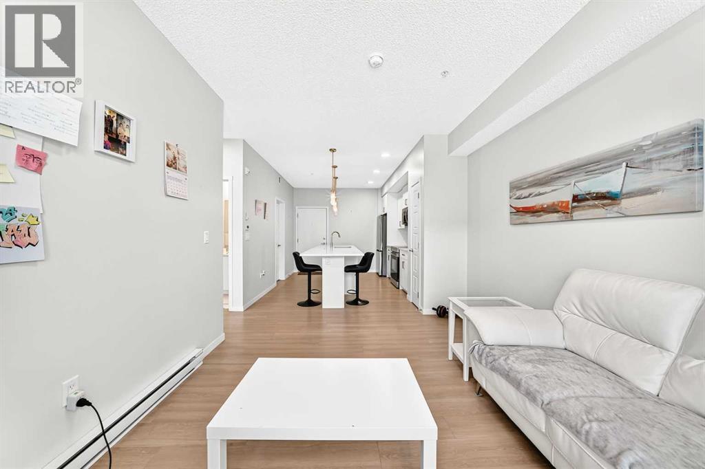 #3211 33 Carringham Gate NW - 23
