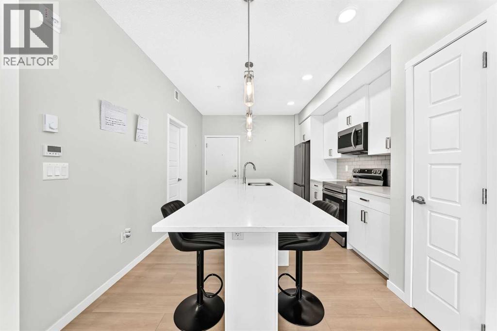 #3211 33 Carringham Gate NW - 14