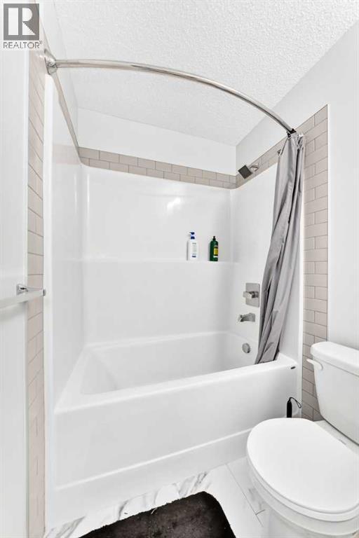 #3211 33 Carringham Gate NW - 32