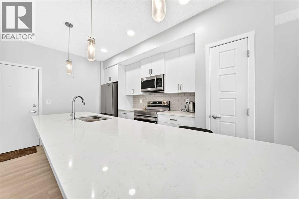 #3211 33 Carringham Gate NW - 12