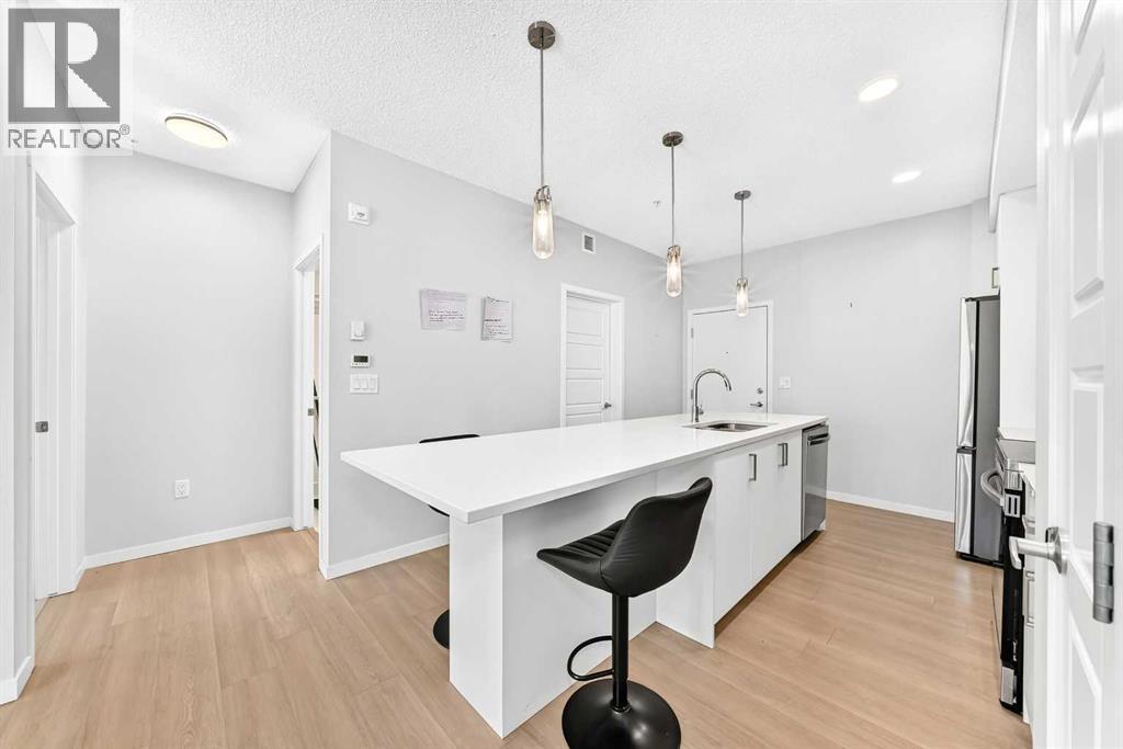 #3211 33 Carringham Gate NW - 13