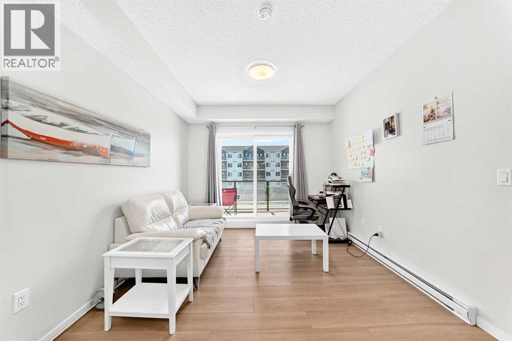 #3211 33 Carringham Gate NW - 18