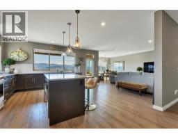 5pc Ensuite bath - 595 Vineyard Way N Unit# 31, Vernon, BC V1H2M2 Photo 8