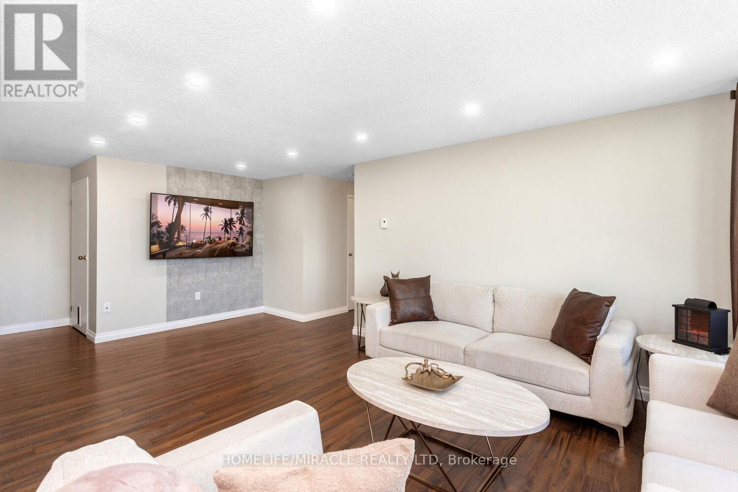 #1705 35 GREEN VALLEY DRIVE - 15