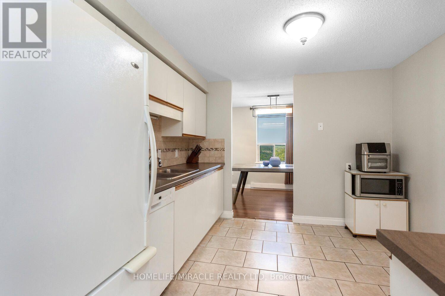 #1705 35 GREEN VALLEY DRIVE - 22