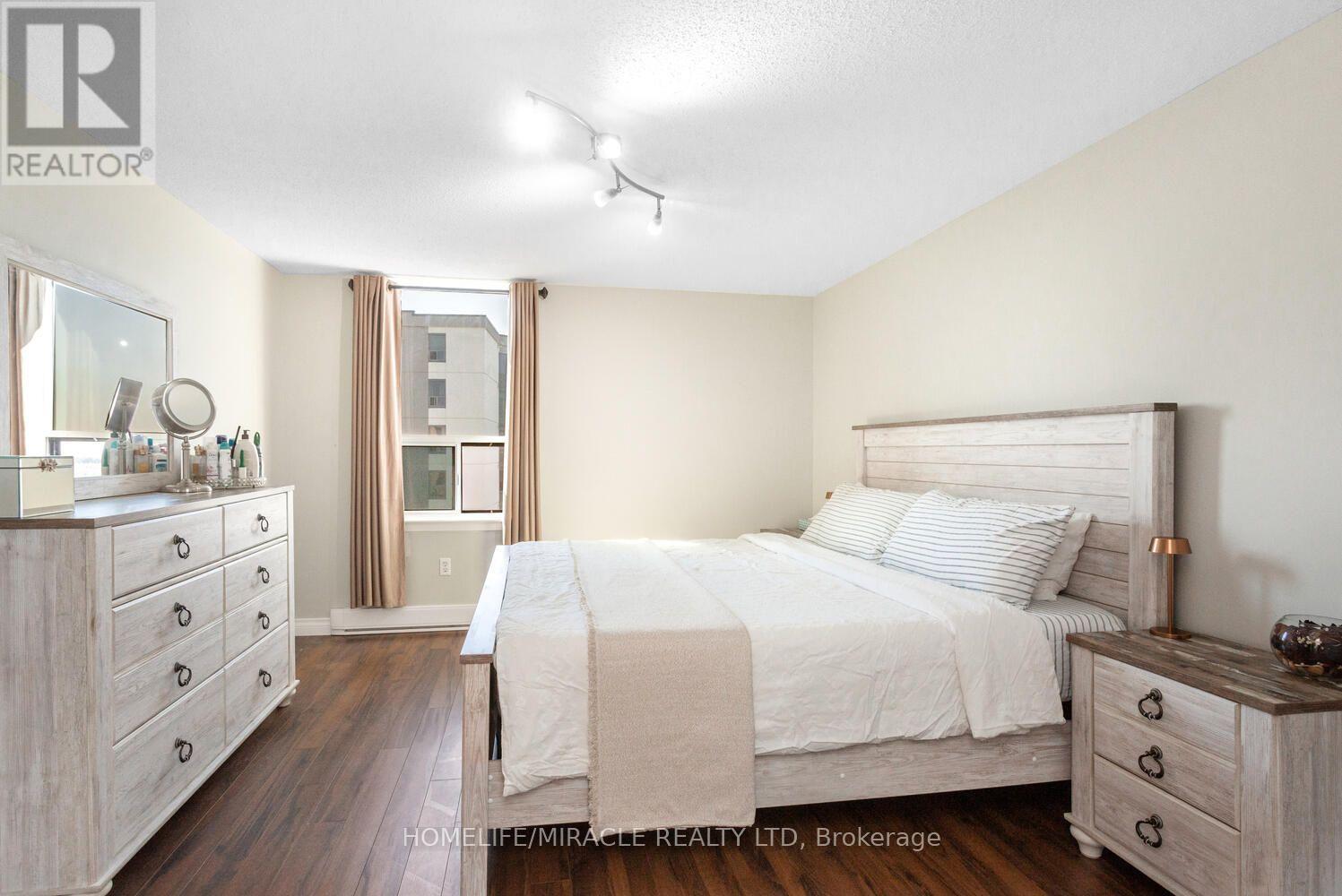 #1705 35 GREEN VALLEY DRIVE - 32