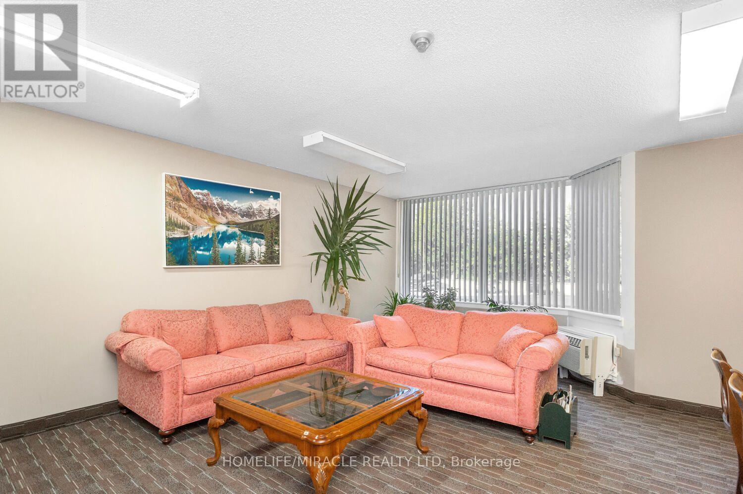 #1705 35 GREEN VALLEY DRIVE - 48