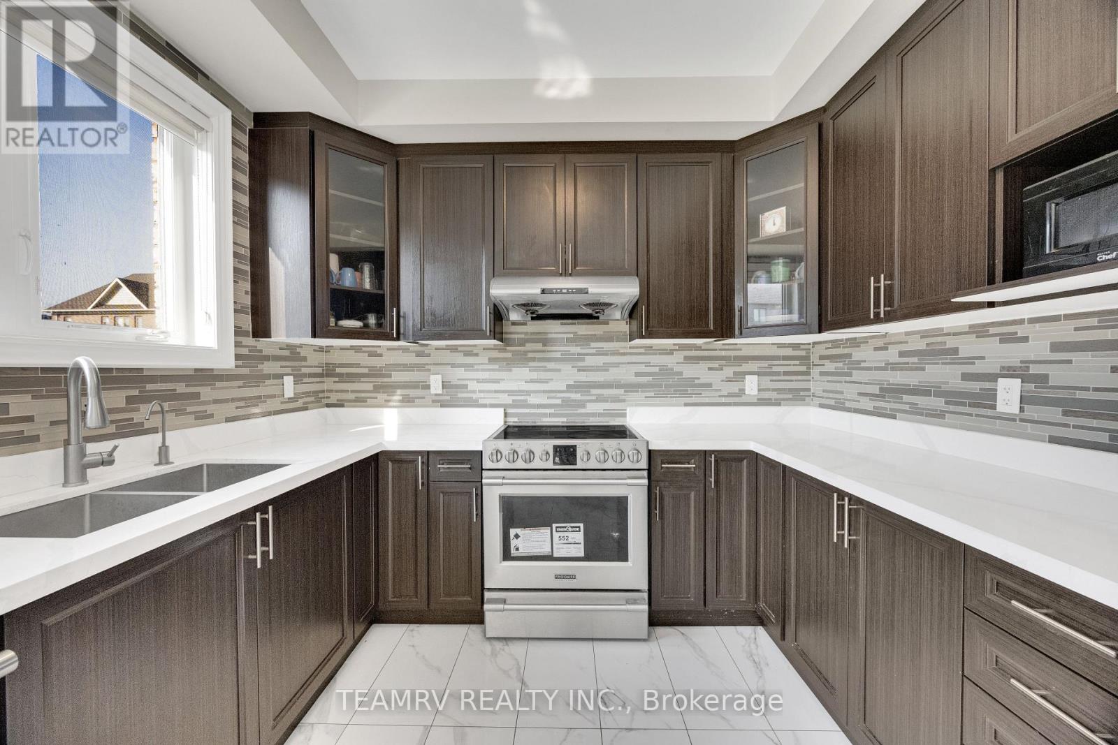 1161 UPPER THAMES DRIVE - 17