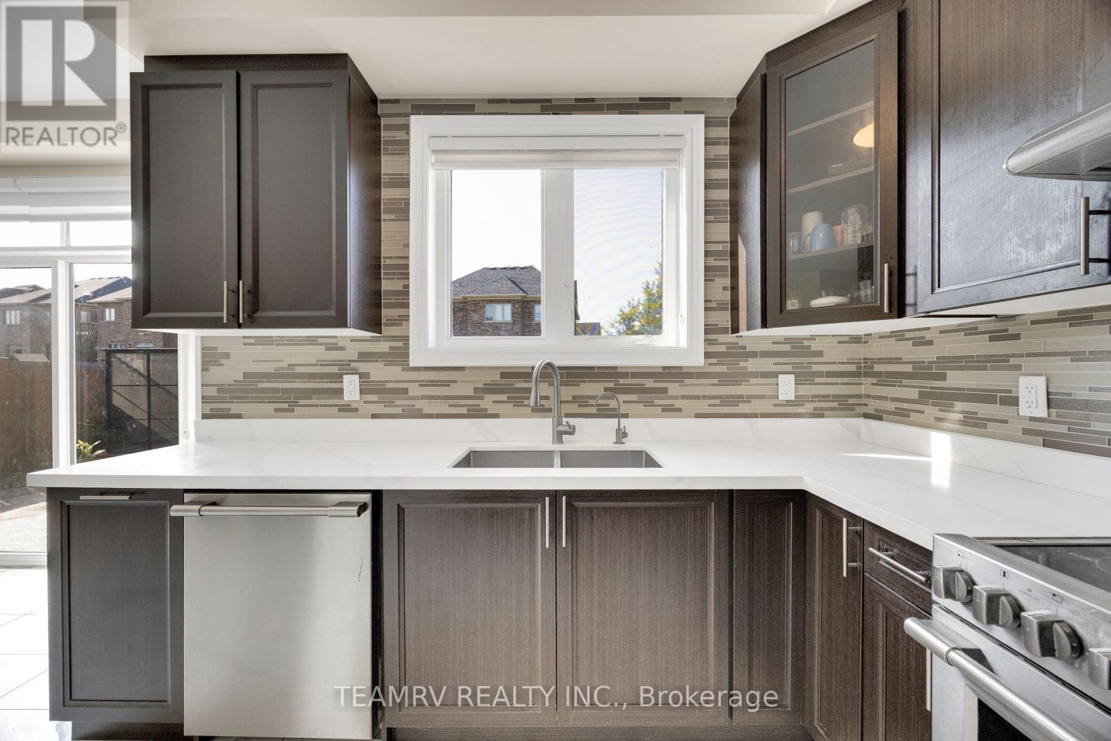 1161 UPPER THAMES DRIVE - 18