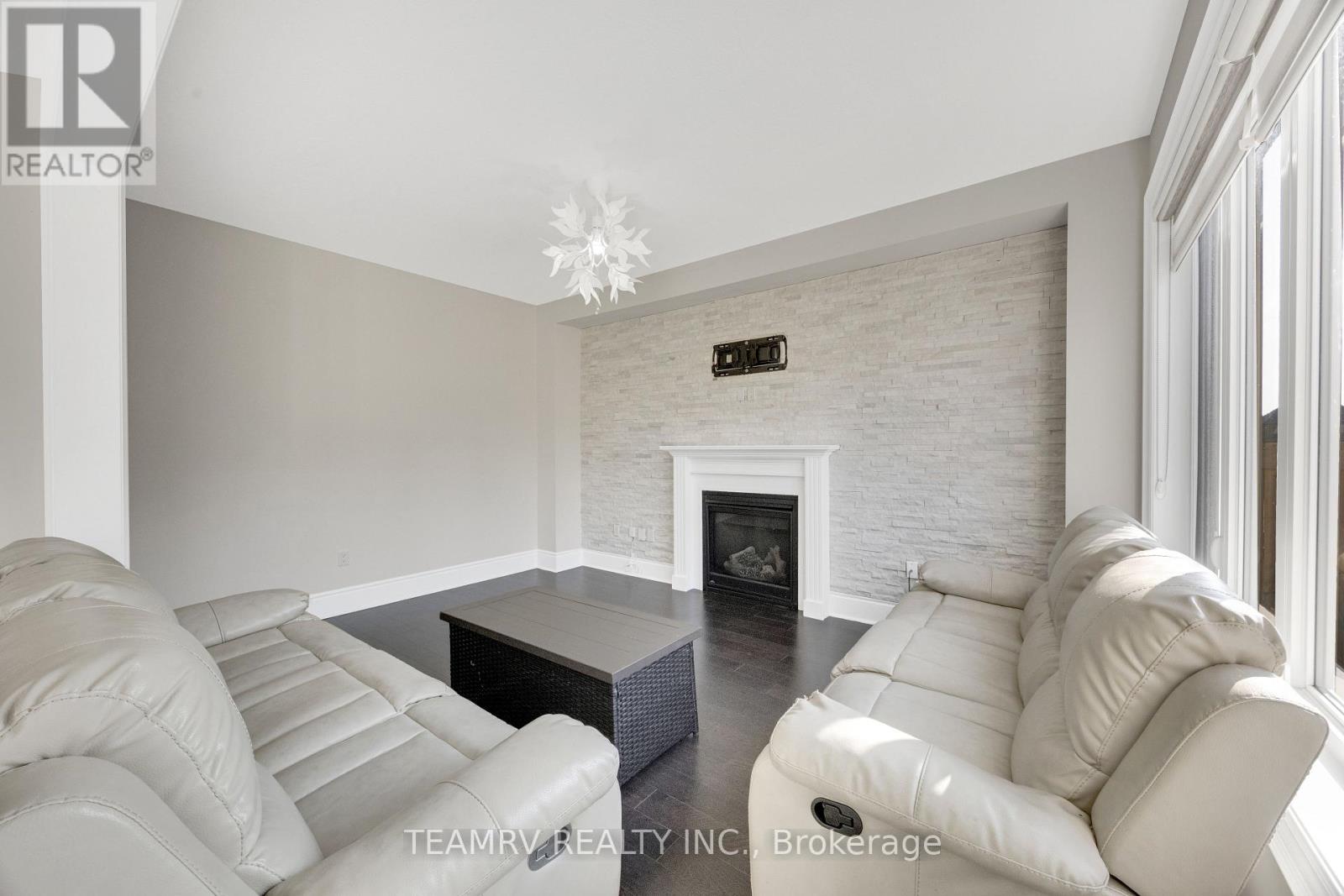 1161 UPPER THAMES DRIVE - 21