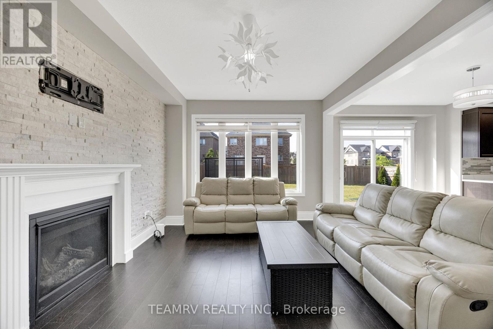1161 UPPER THAMES DRIVE - 23