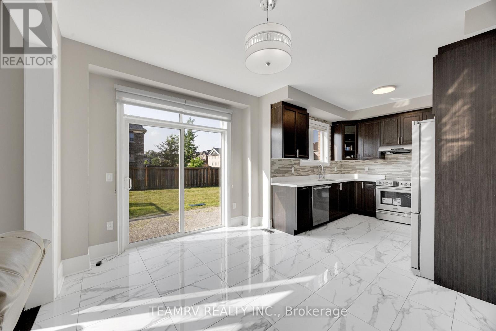 1161 UPPER THAMES DRIVE - 25