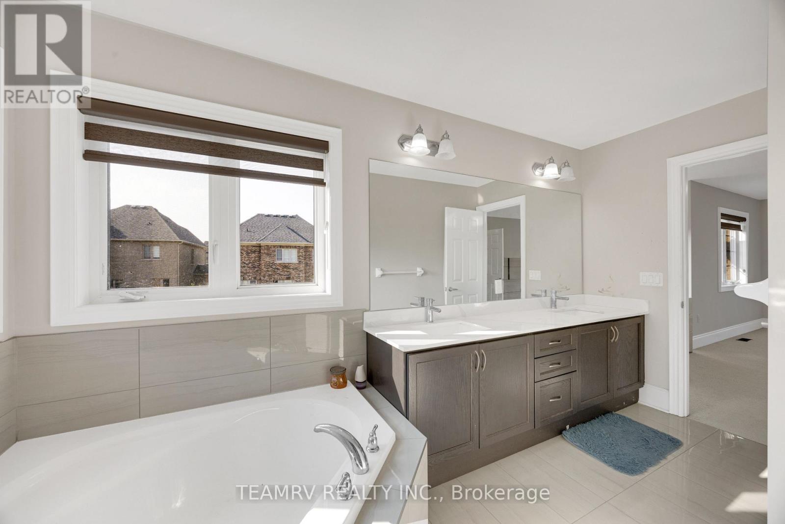 1161 UPPER THAMES DRIVE - 31