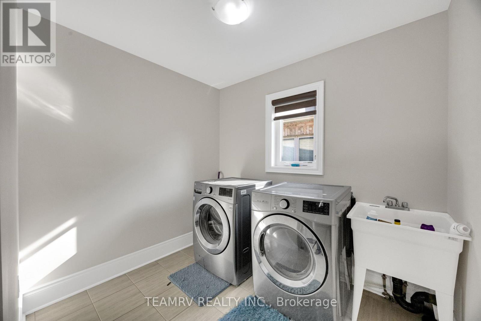 1161 UPPER THAMES DRIVE - 32