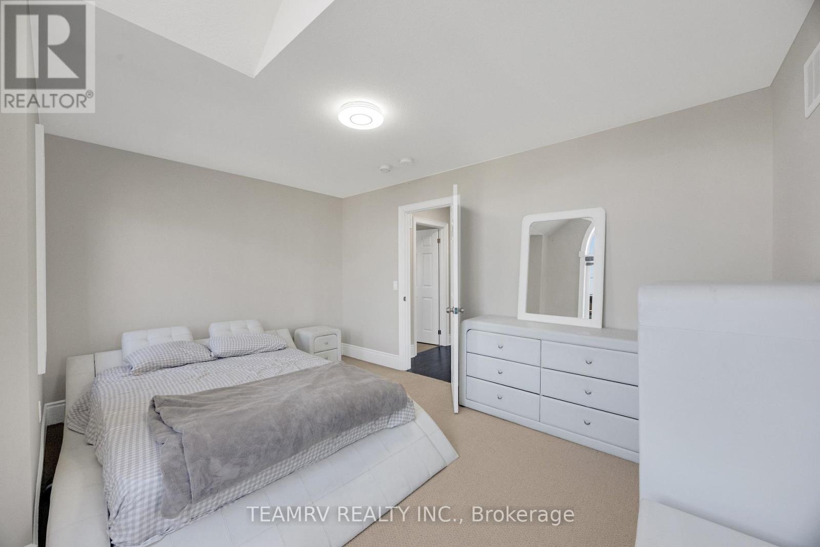 1161 UPPER THAMES DRIVE - 40