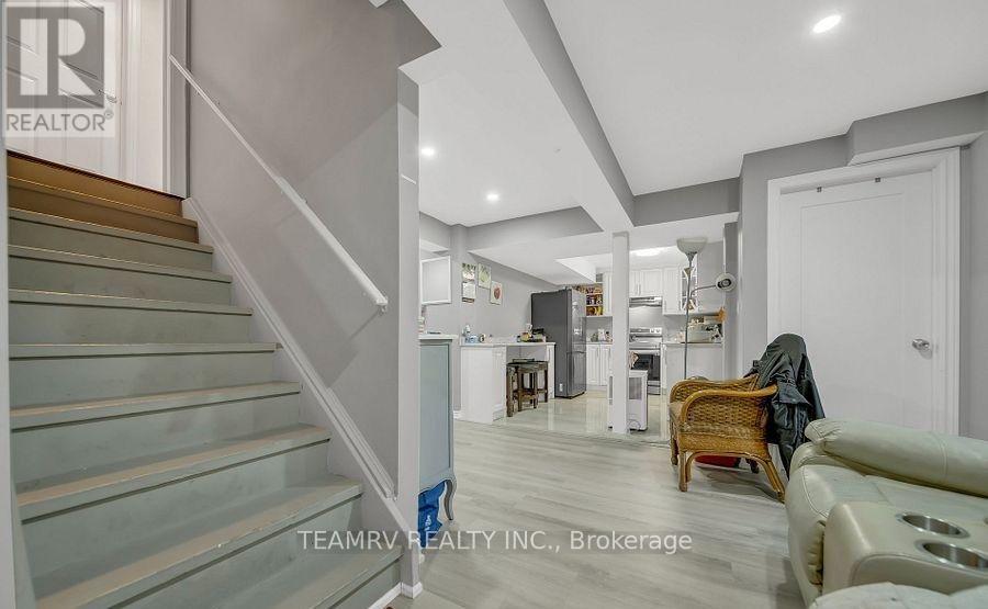1161 UPPER THAMES DRIVE - 42