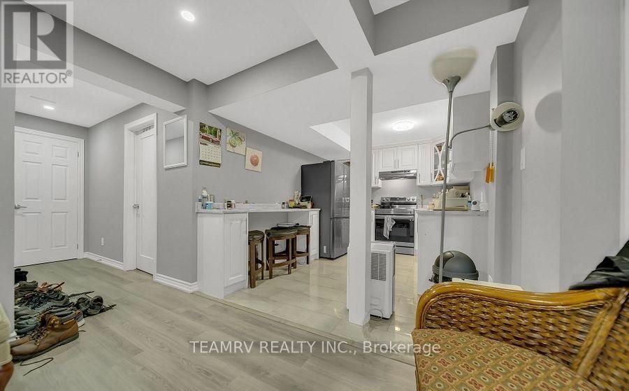 1161 UPPER THAMES DRIVE - 44