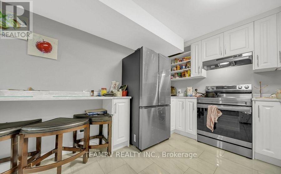 1161 UPPER THAMES DRIVE - 47