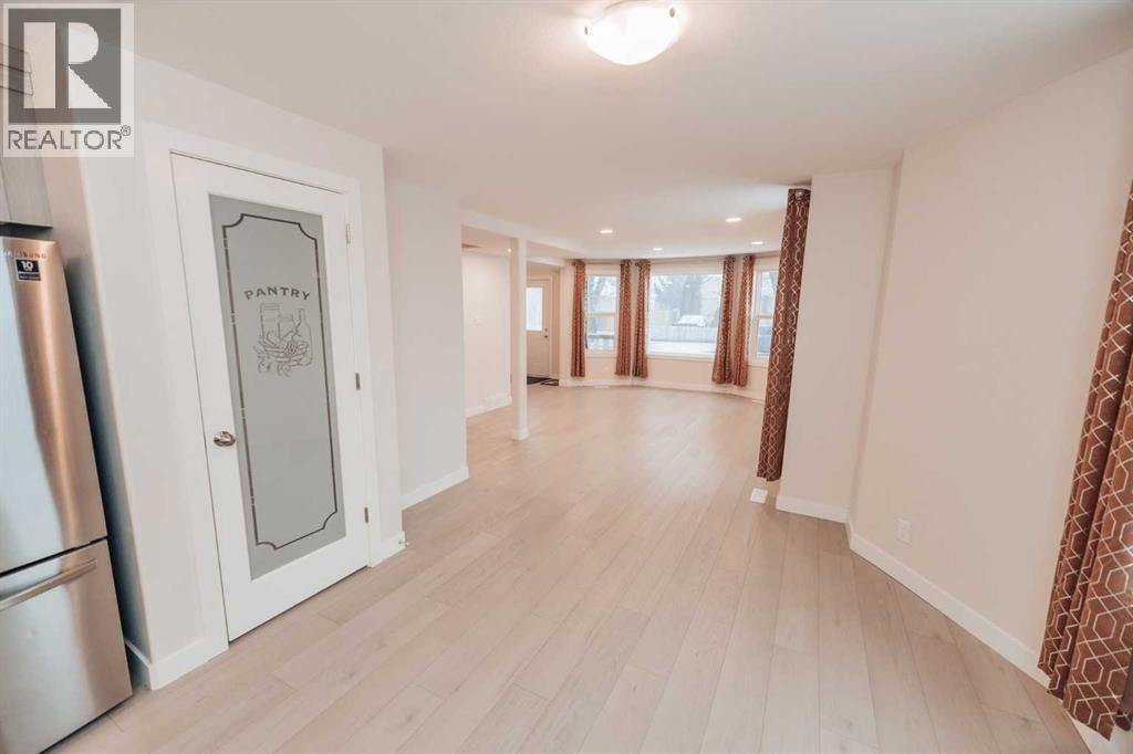 114 15 Street N - 16