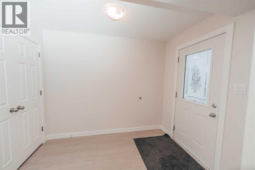 114 15 Street N - 6
