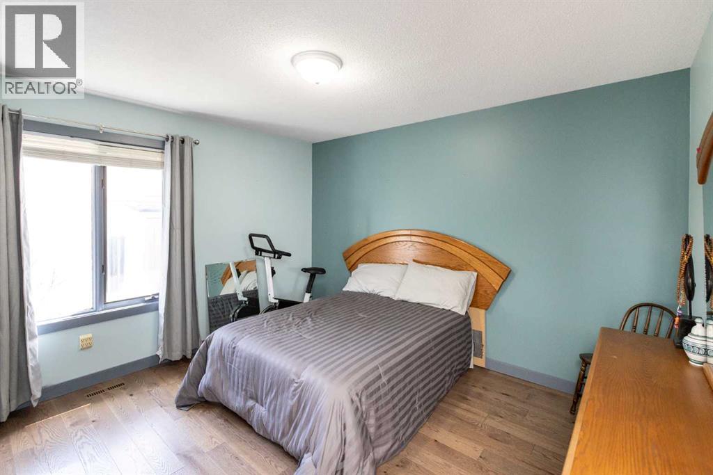 5949 45 Street Crescent - 26