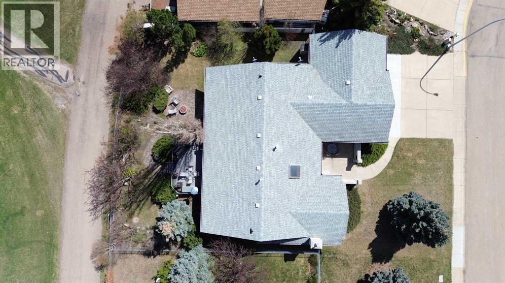 5949 45 Street Crescent - 4