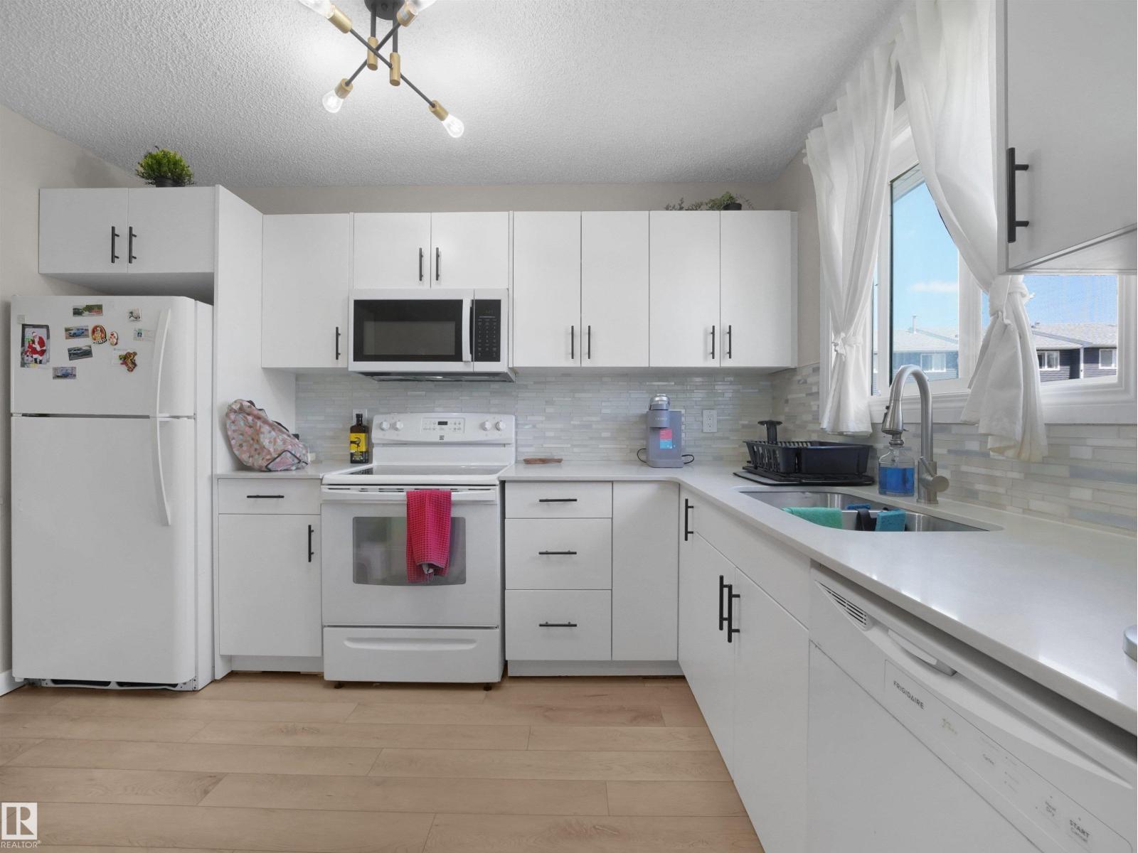 575 DUNLUCE RD NW - 8