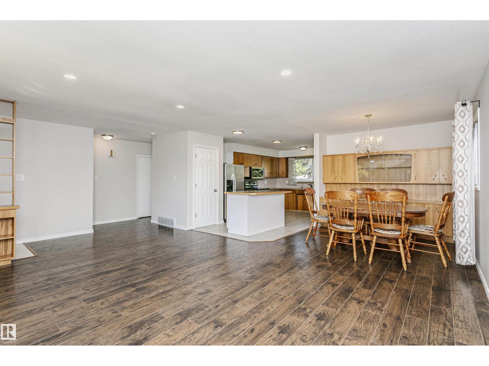 11440 44A AV NW - 8