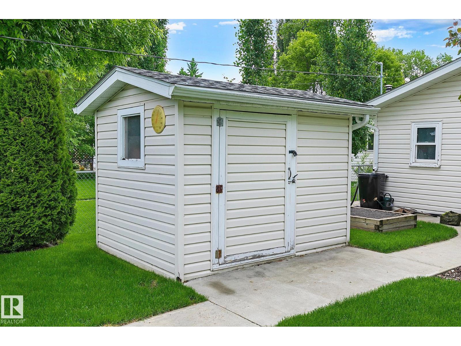 31 RIVER DR - 34