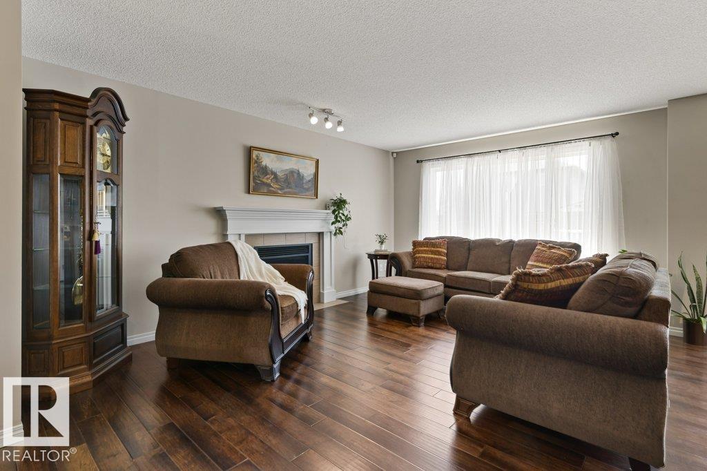 7511 177 AV NW - 2