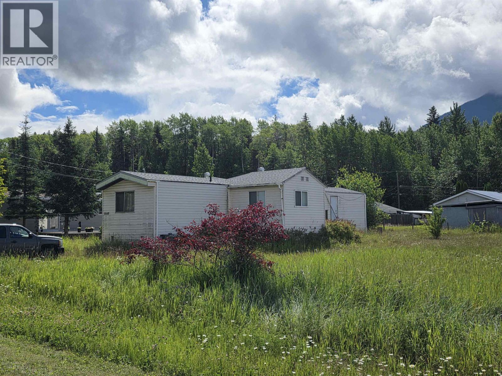 5048 8TH AVENUE - 1