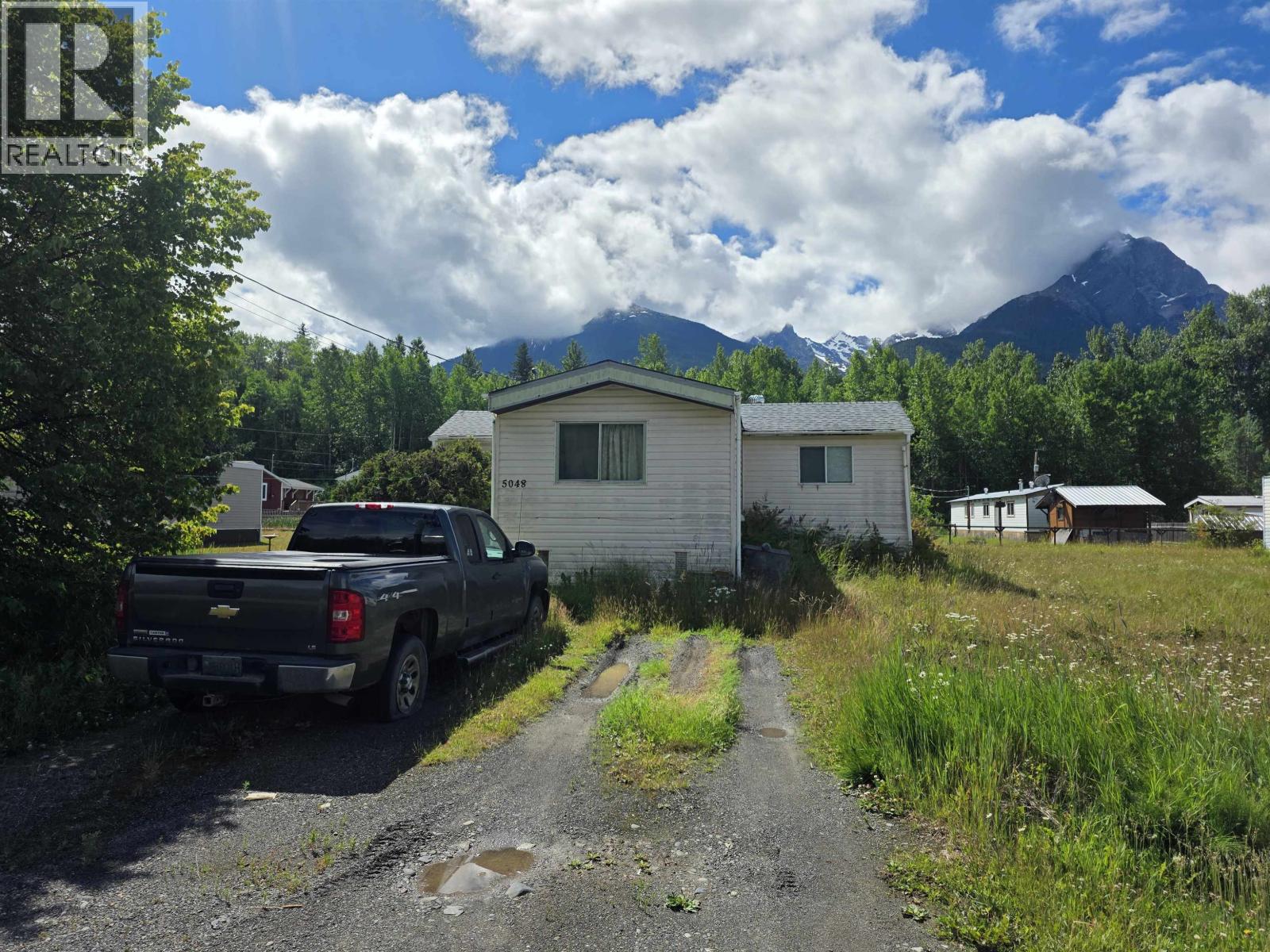 5048 8TH AVENUE - 2