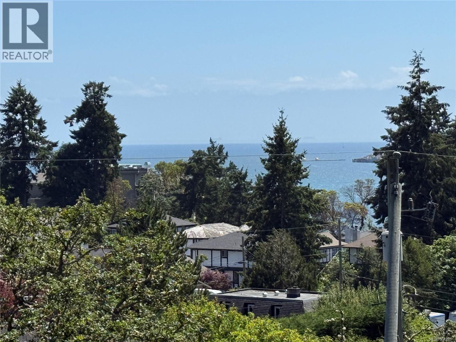 540 View Royal Ave - 1