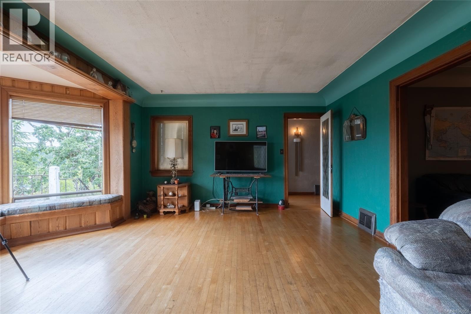 540 View Royal Ave - 15