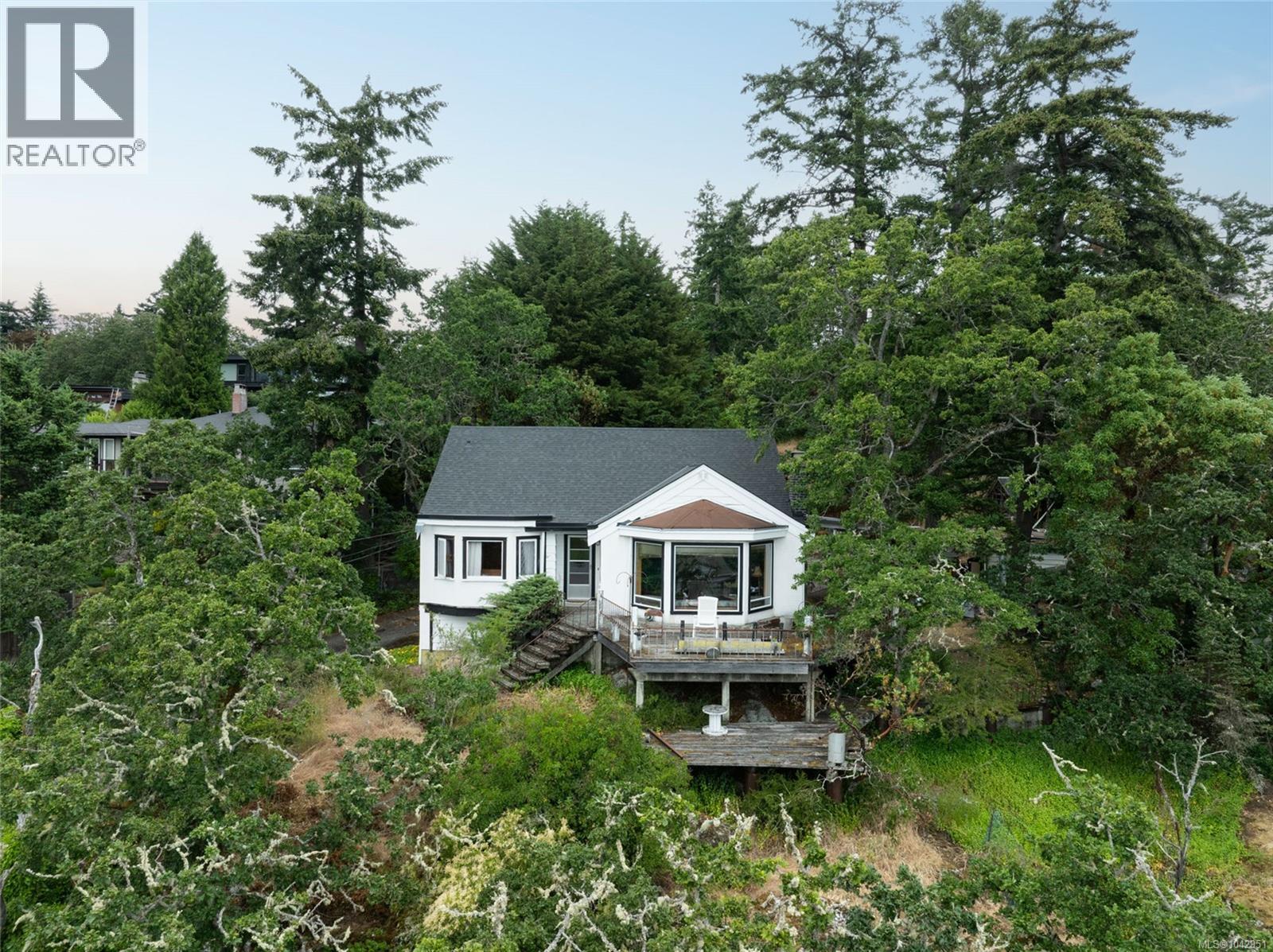 540 View Royal Ave - 2