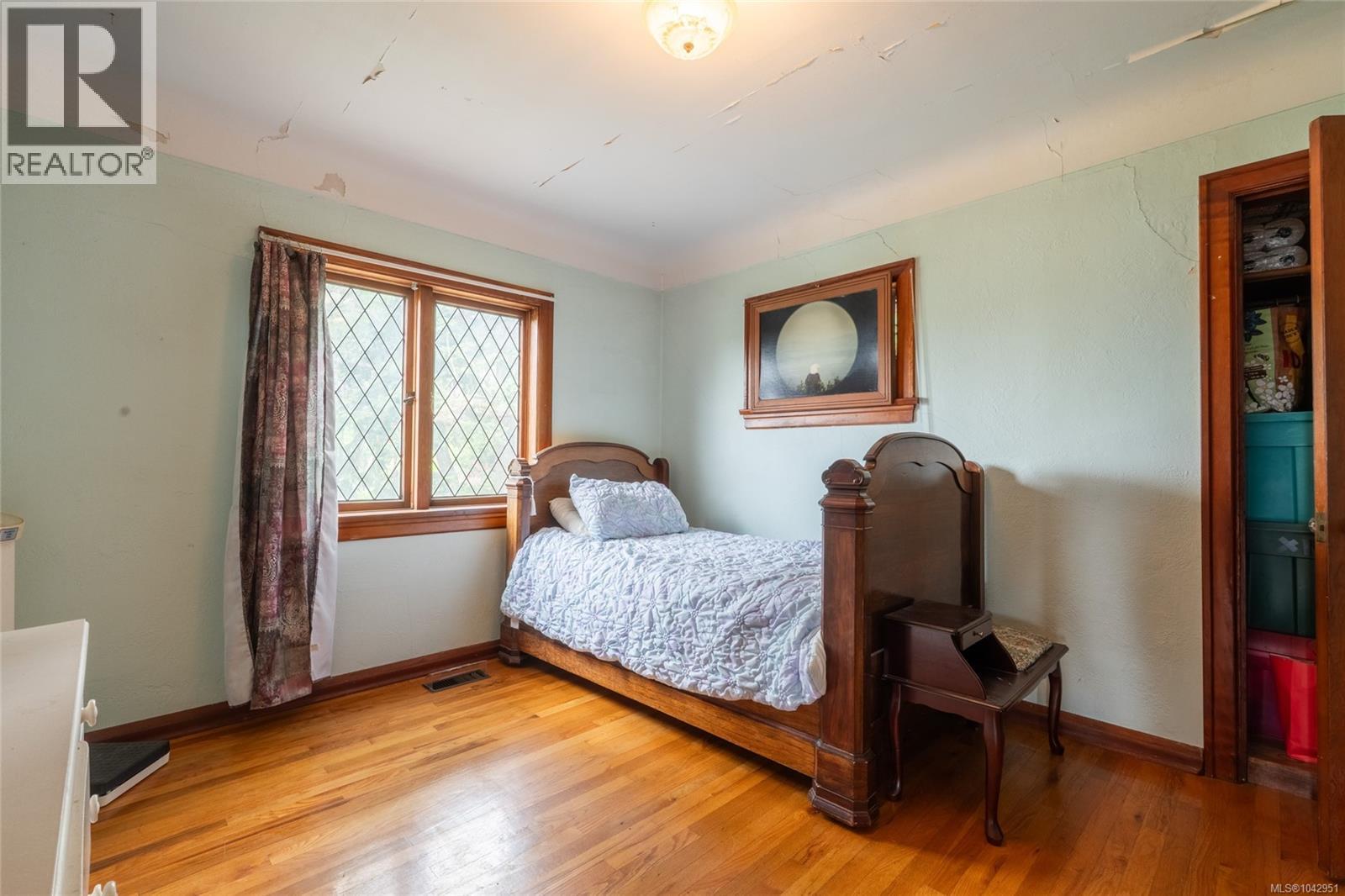 540 View Royal Ave - 25