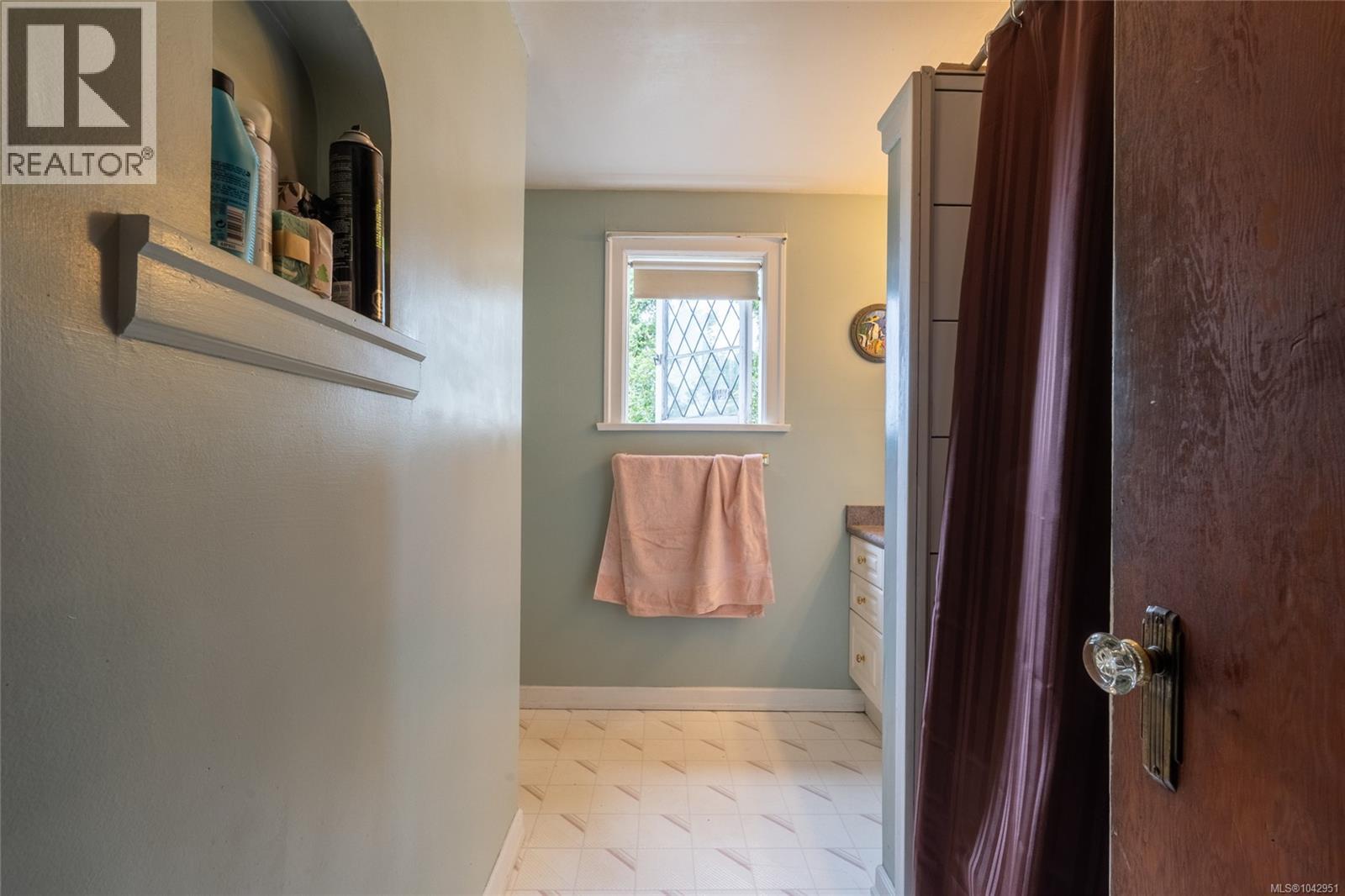 540 View Royal Ave - 26