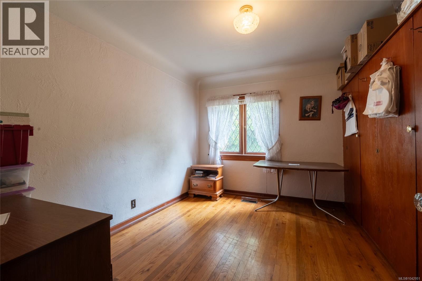 540 View Royal Ave - 27
