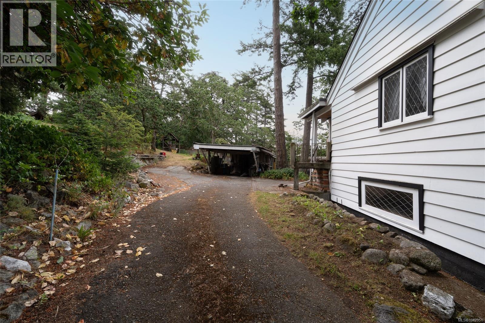 540 View Royal Ave - 36