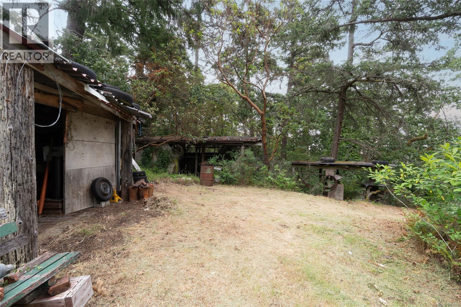 540 View Royal Ave - 37