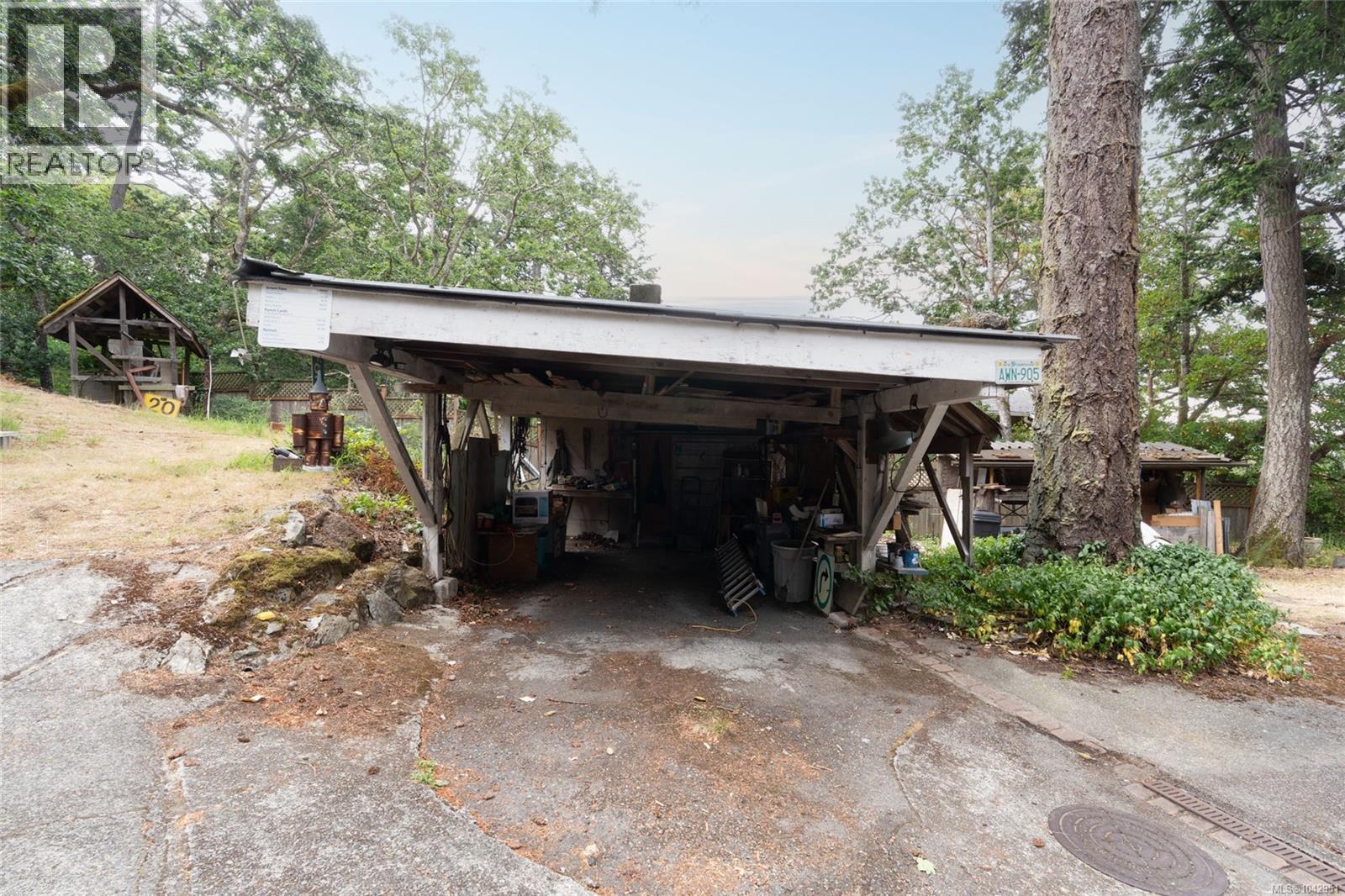 540 View Royal Ave - 40