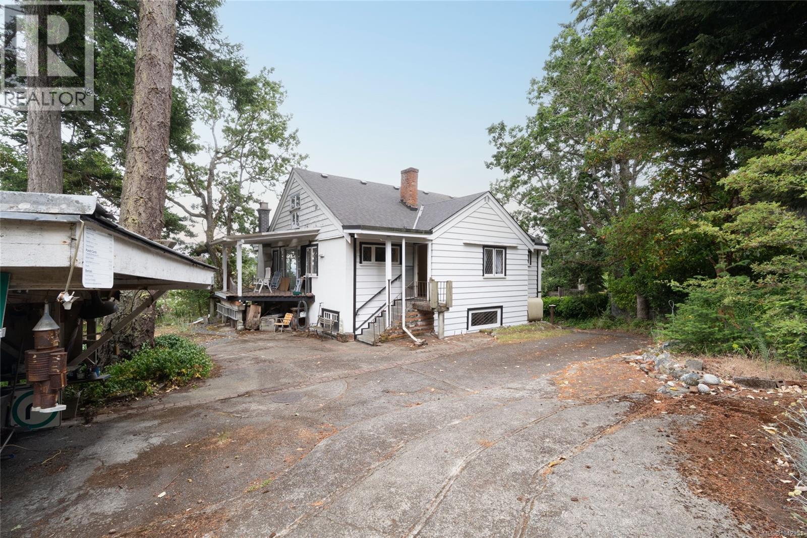 540 View Royal Ave - 9