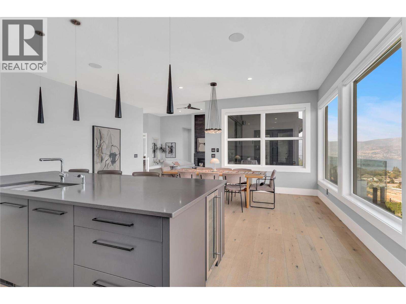 1050 Ledgeview Court - 25