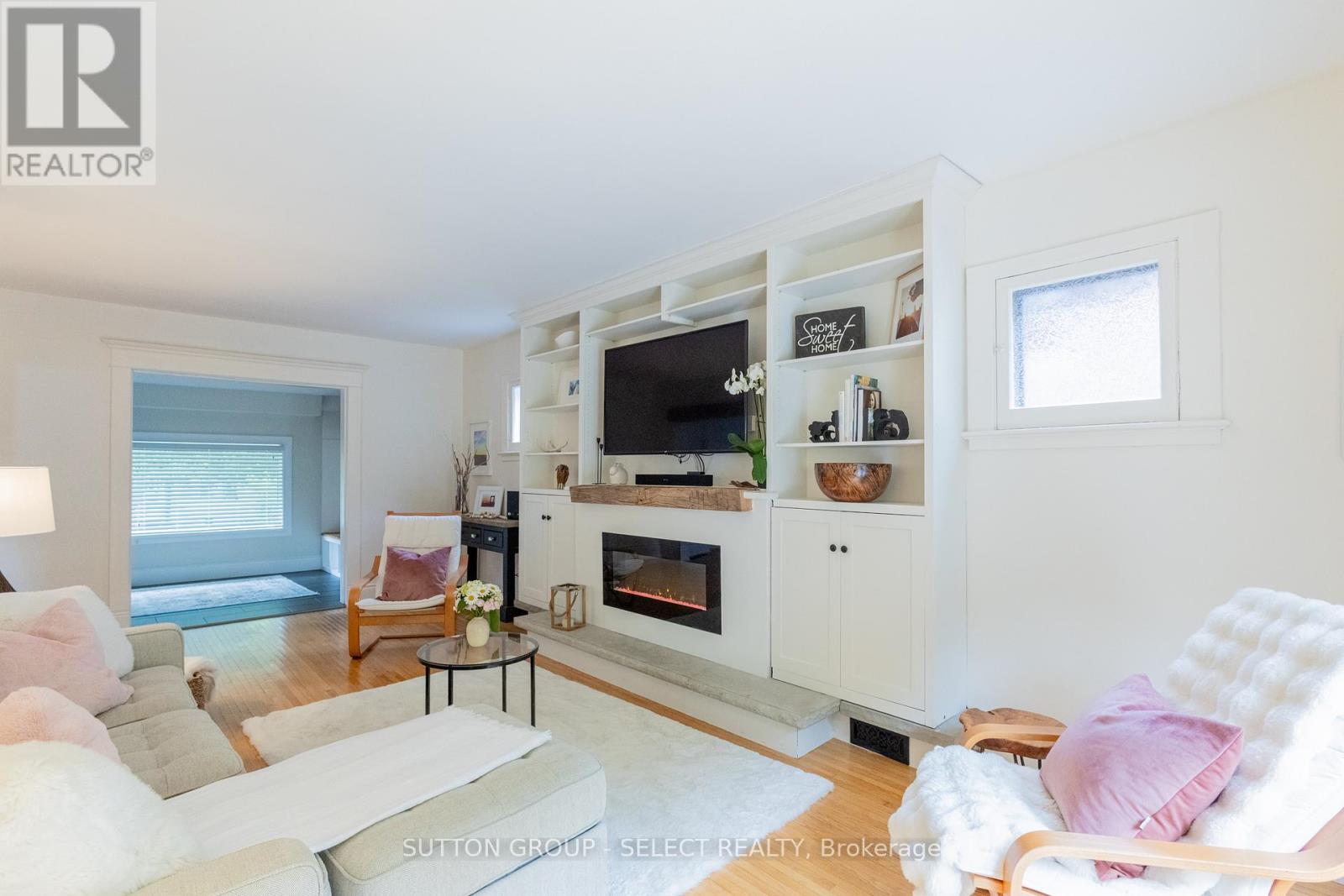 442 VICTORIA STREET - 17
