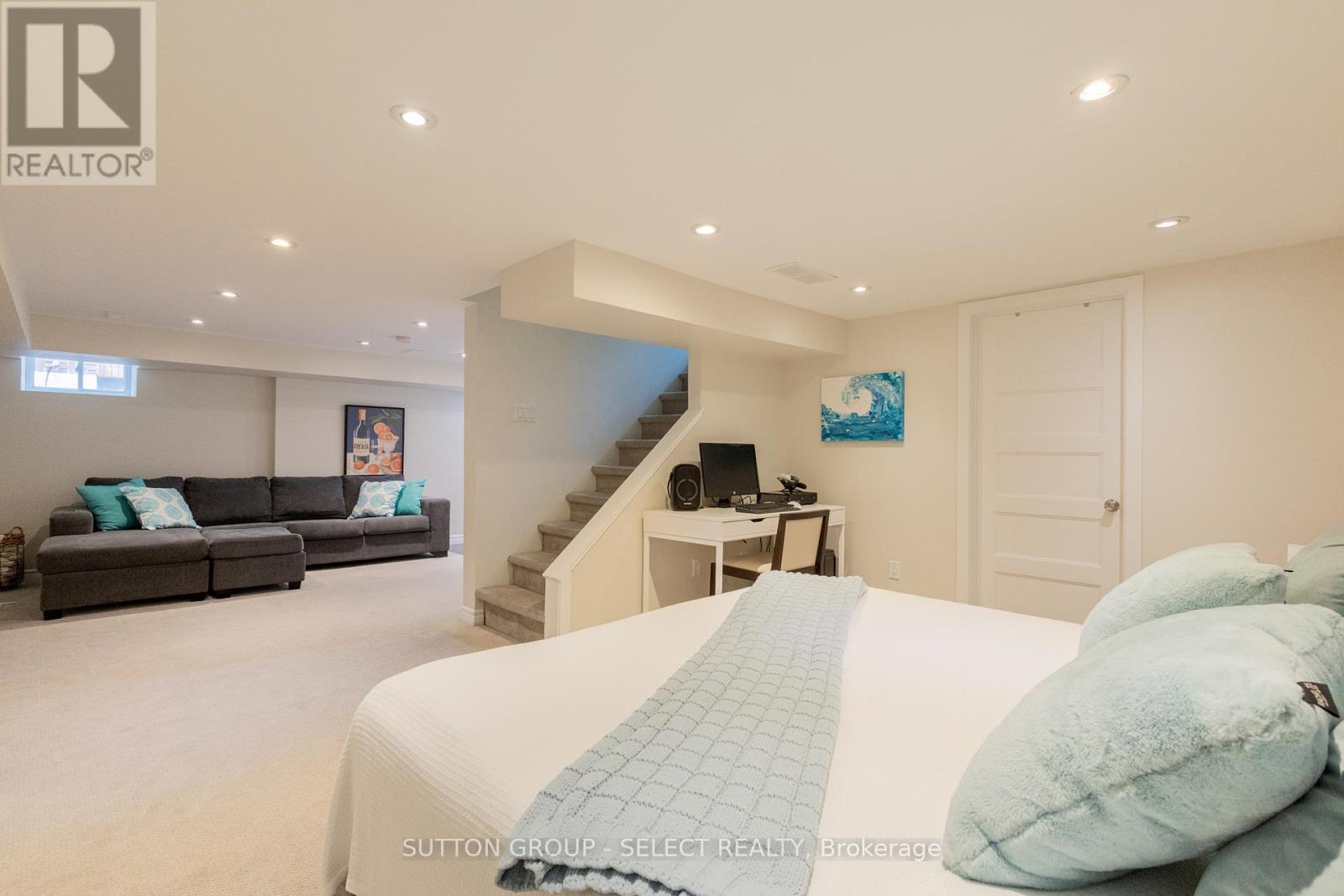 442 VICTORIA STREET - 30