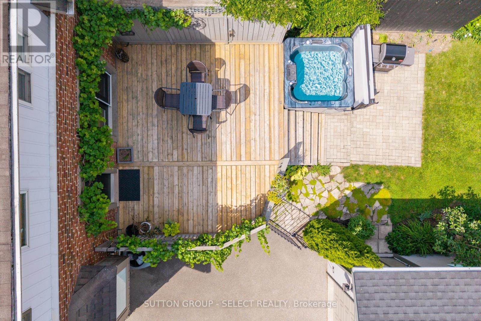 442 VICTORIA STREET - 40