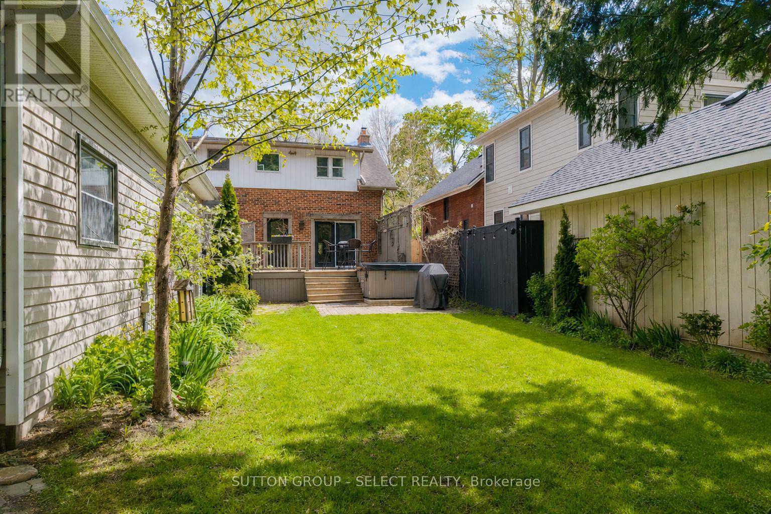 442 VICTORIA STREET - 41