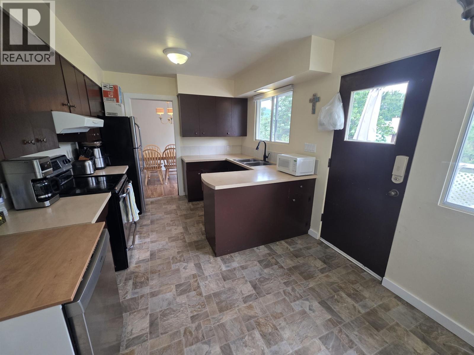 4831 OLSON Avenue, Terrace