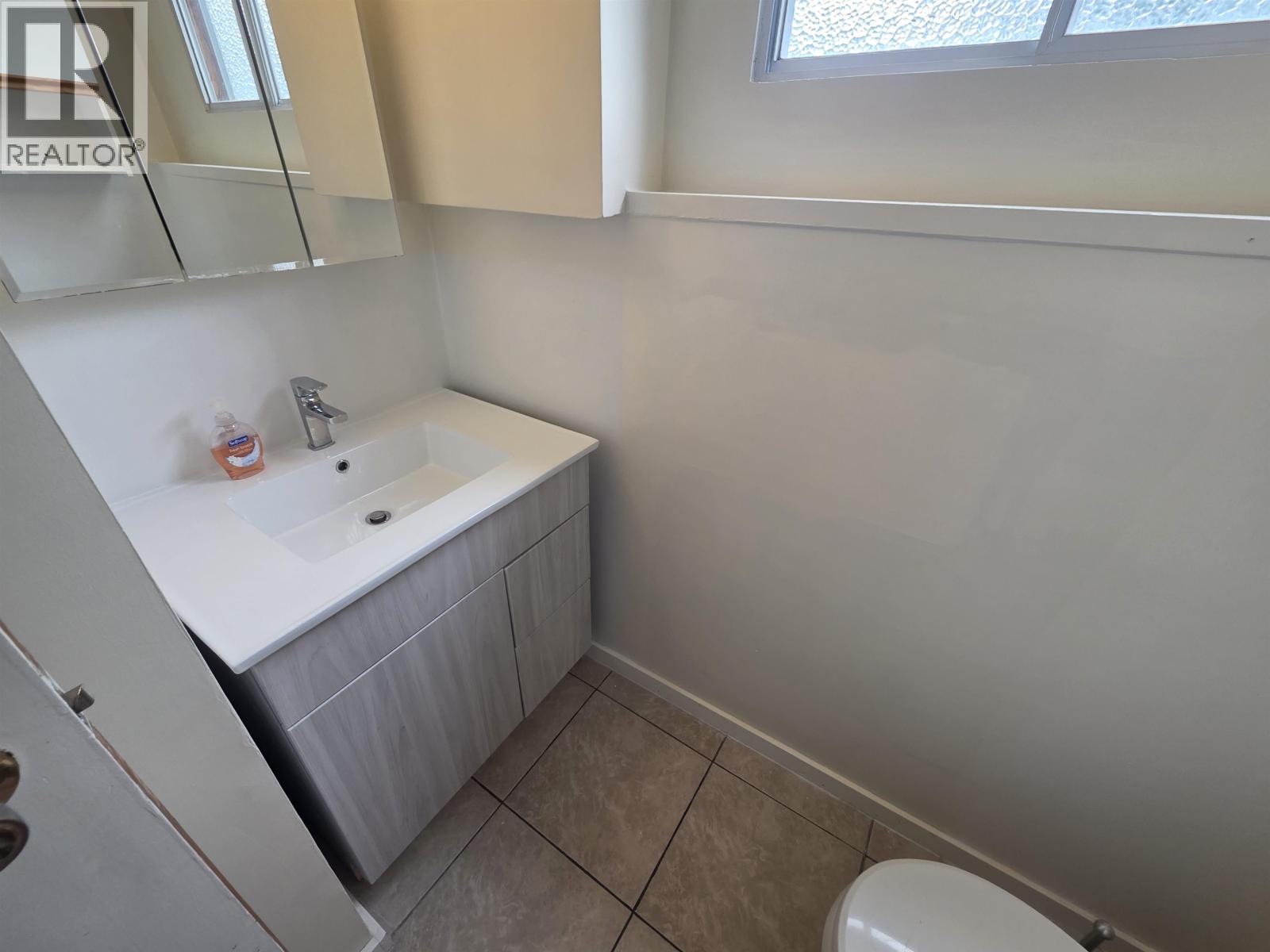 4831 OLSON Avenue, Terrace